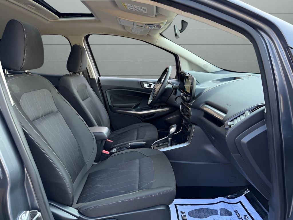 Used 2018 Gray Ford SE image 28