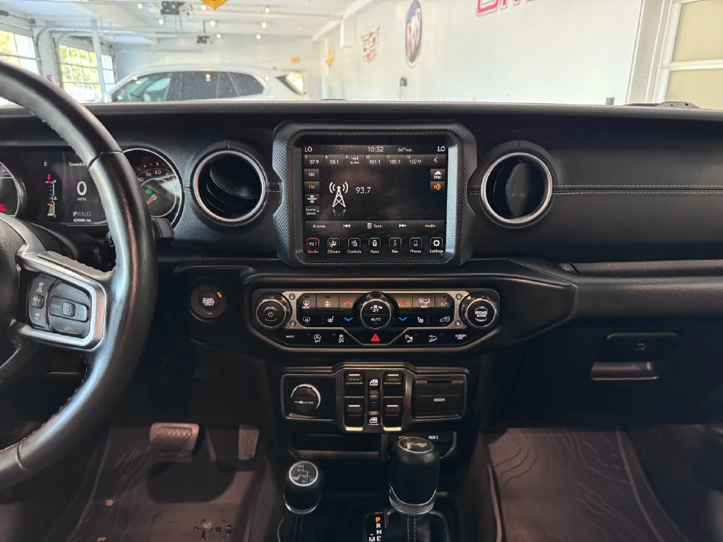 2020 Jeep Wrangler Unlimited Sahara - Photo 17