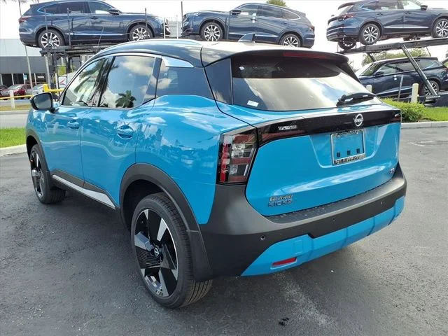 New 2026 Arctic Ice Blue Metallic / Super Black Two-tone Nissan SR image 4