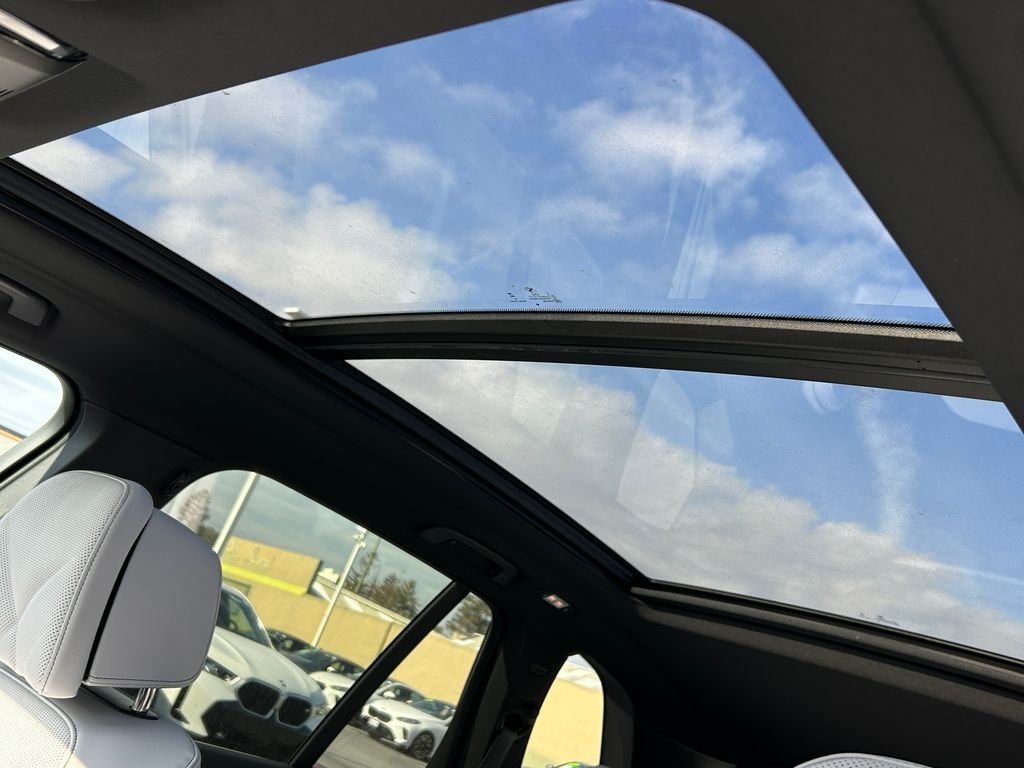 New 2026 Tanzanite Blue II Metallic BMW xDrive50e image 16