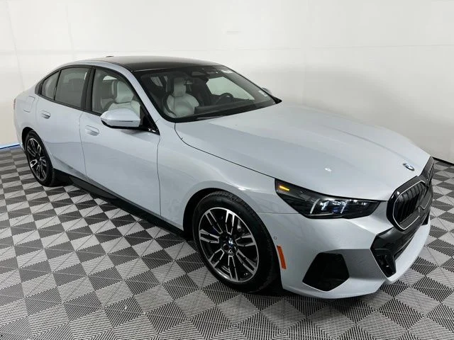 2026 BMW 530i 530i