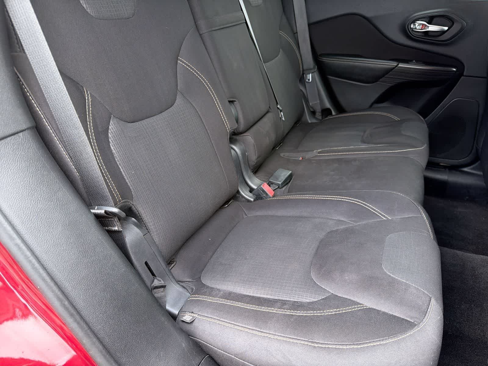 Used 2015 Deep Cherry Red Crystal Pearlcoat Jeep Latitude image 21
