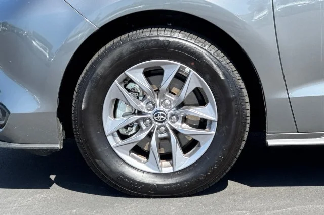 Certified Used 2026  Toyota XLE image 32