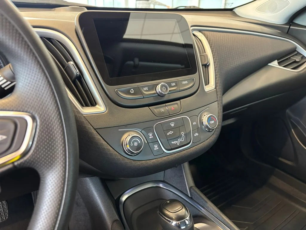 Used 2020 White Chevrolet LS image 18