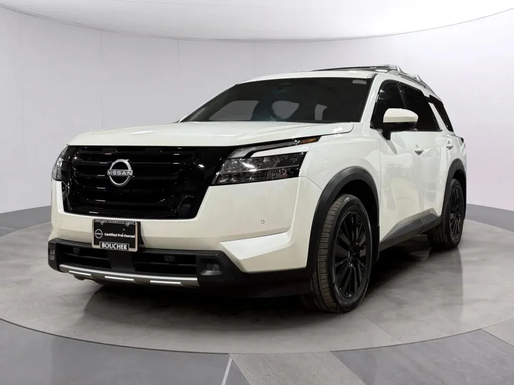 Used 2024 White Nissan SL image 7