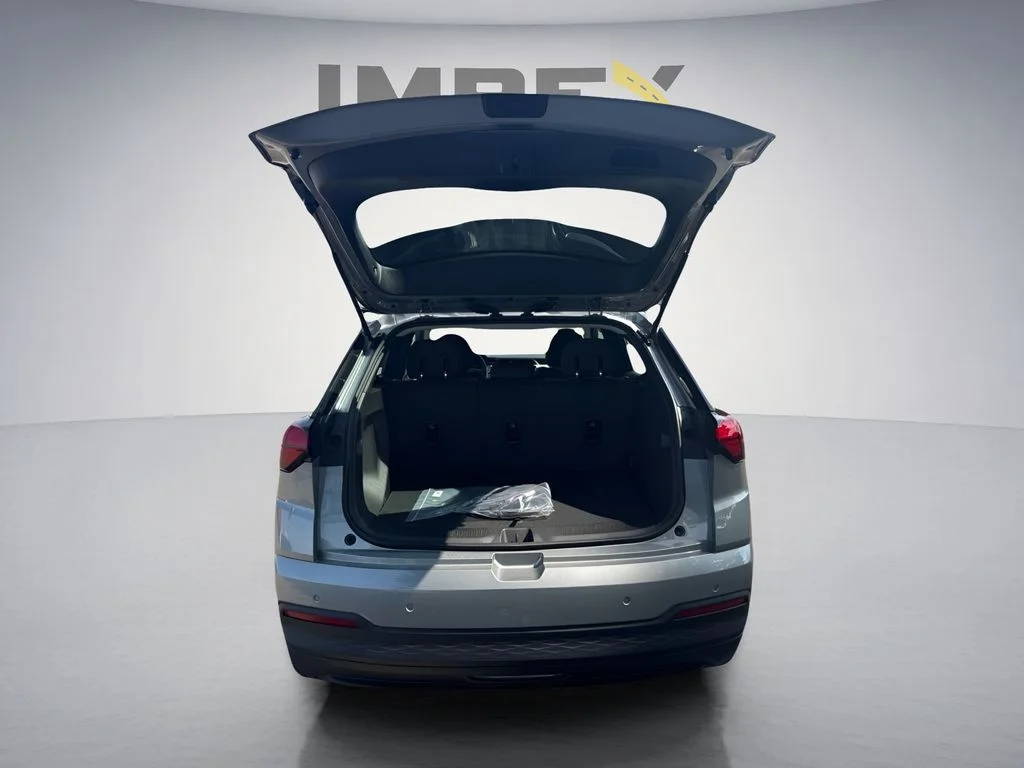 Used 2027 Gray Chevrolet LT image 28