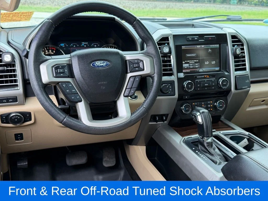 Used 2015 White Ford Lariat image 21