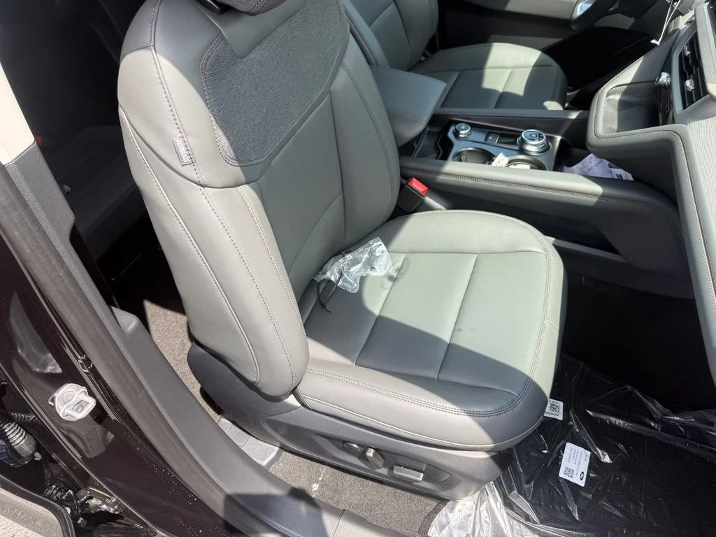 New 2026 Agate Black Metallic Ford Active image 65