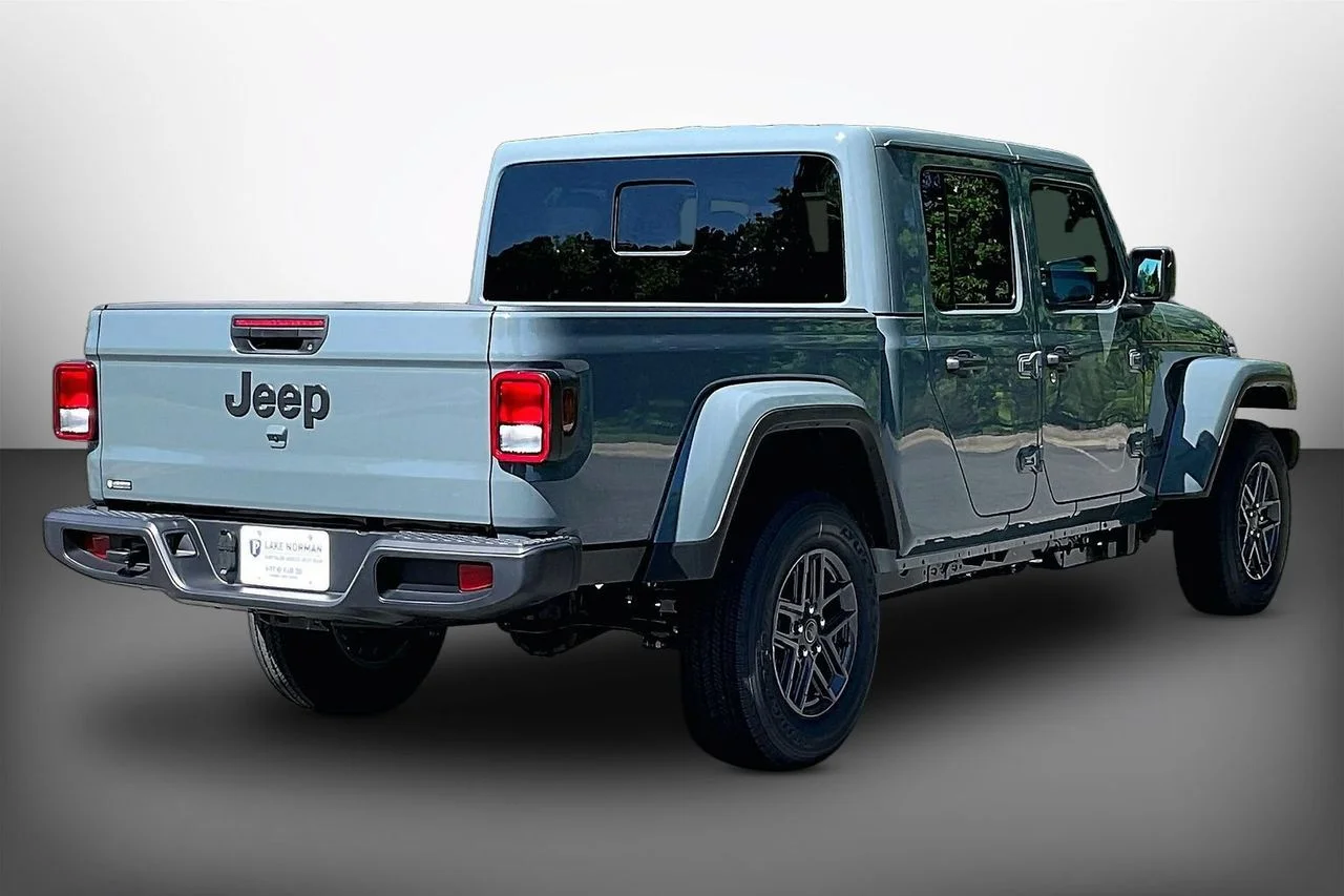 New 2026 Anvil Clearcoat Jeep Sport S image 8