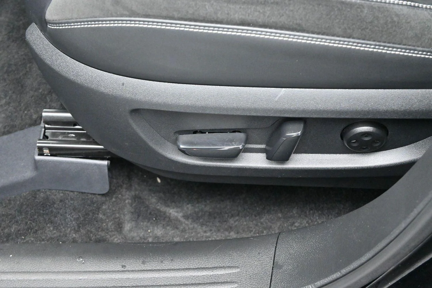 Used 2024 Black Obsidian INFINITI SENSORY image 15