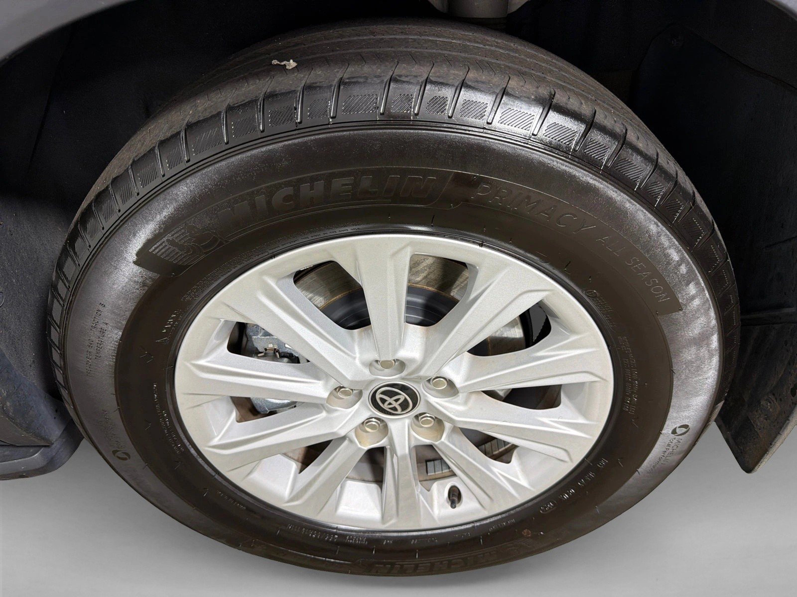 Used 2024 Wind Chill Pearl Toyota XLE image 21