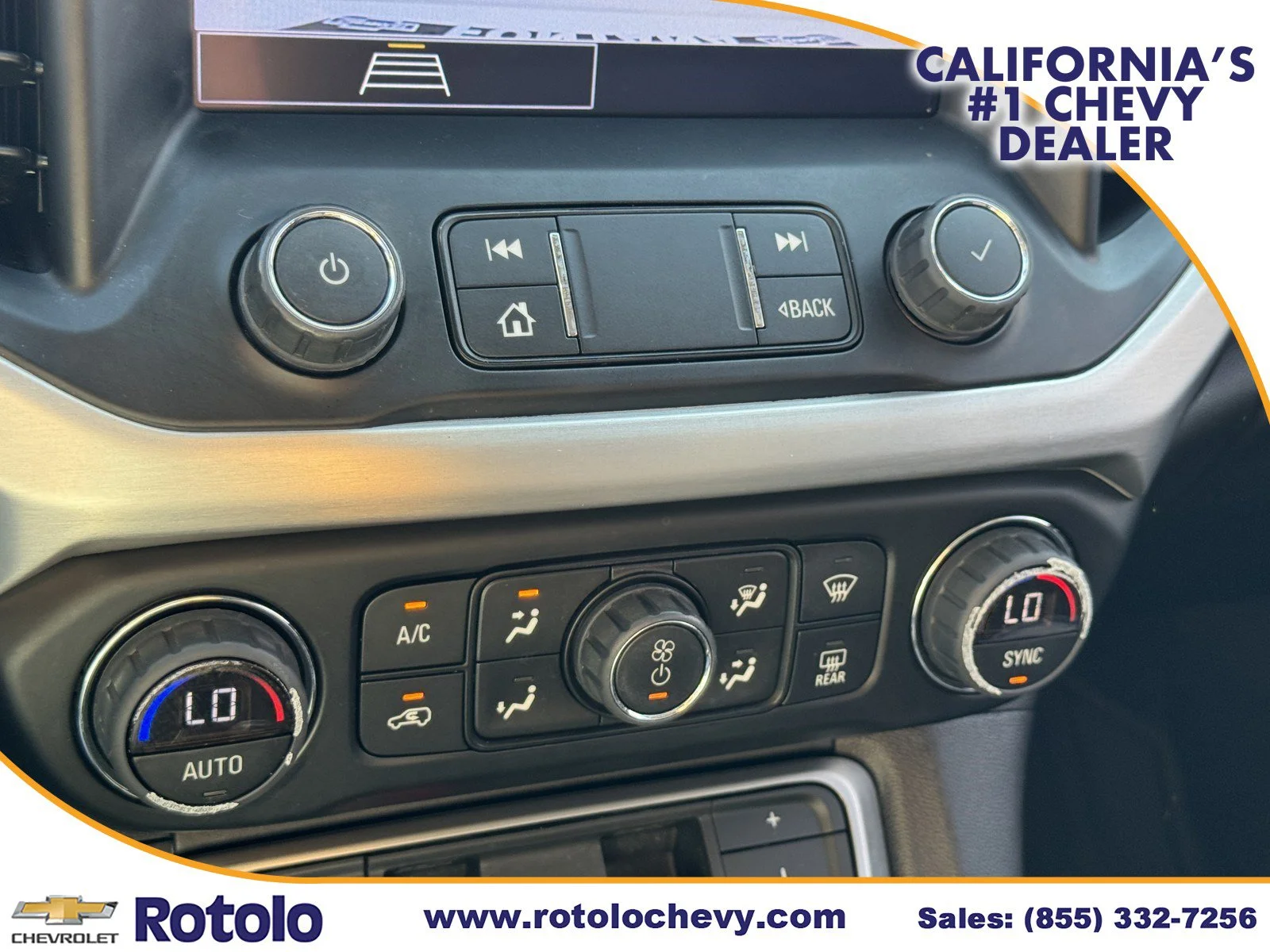 Used 2023 Summit White GMC SLE image 22