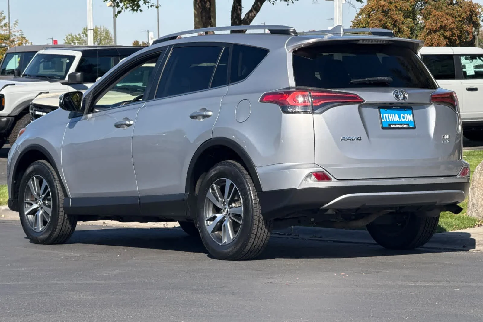 Used 2017 Silver Sky Metallic Toyota XLE image 6