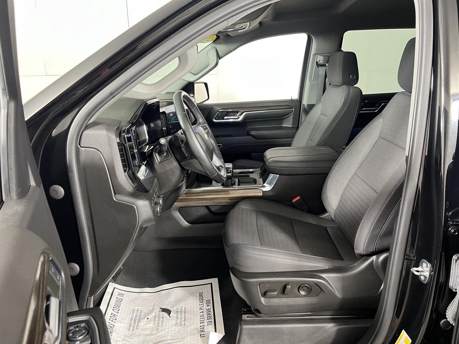 Used 2023 Black Chevrolet LT image 9
