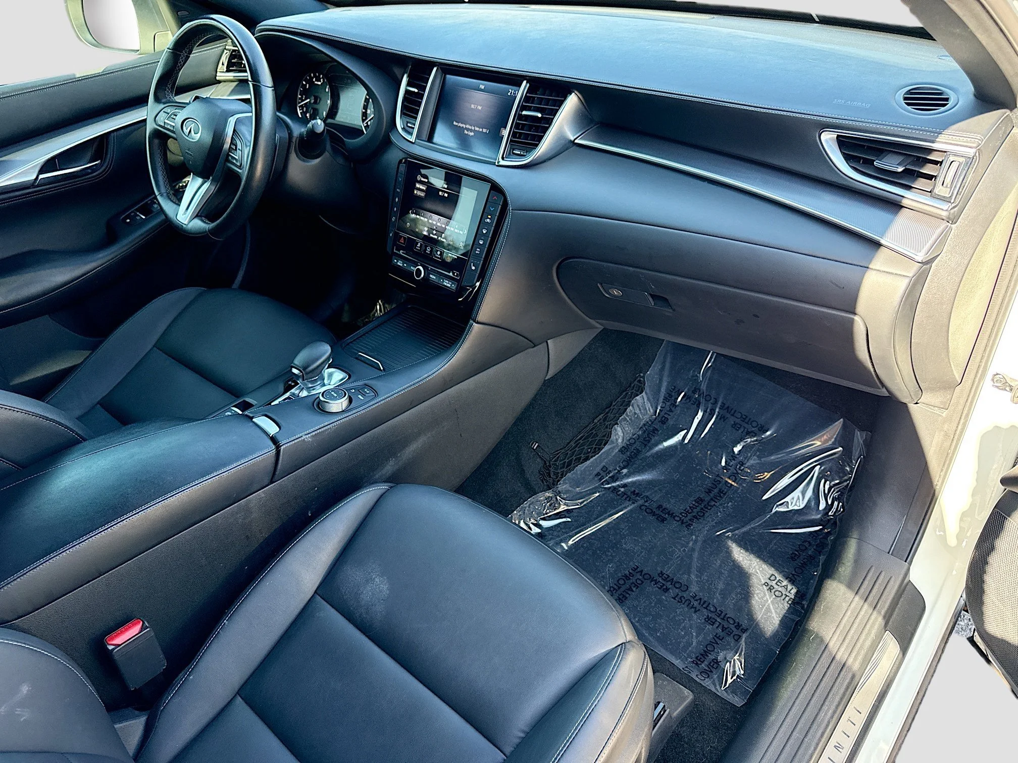 Used 2022 Majestic White INFINITI LUXE image 14