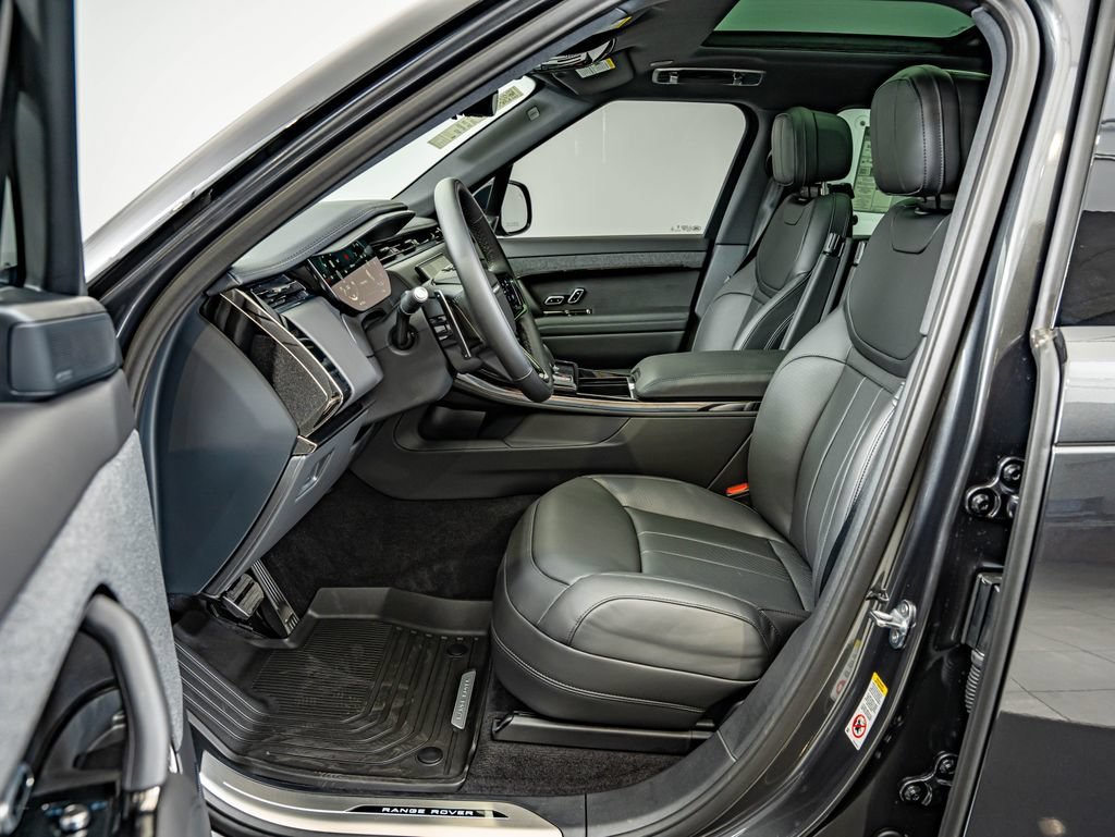New 2026 Carpathian Grey Land Rover Dynamic SE image 31