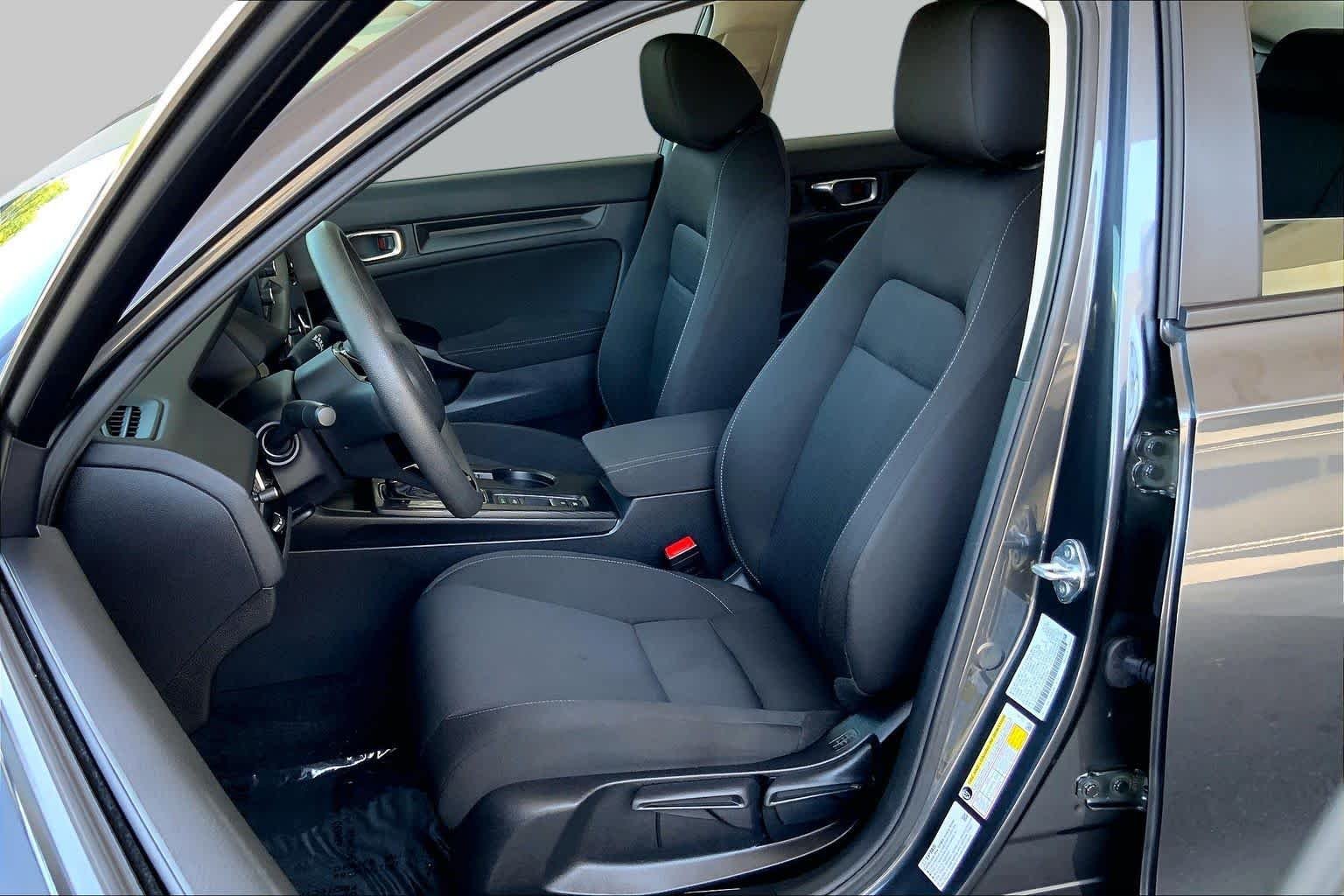 Used 2025 Meteorite Gray Metallic Honda LX image 8