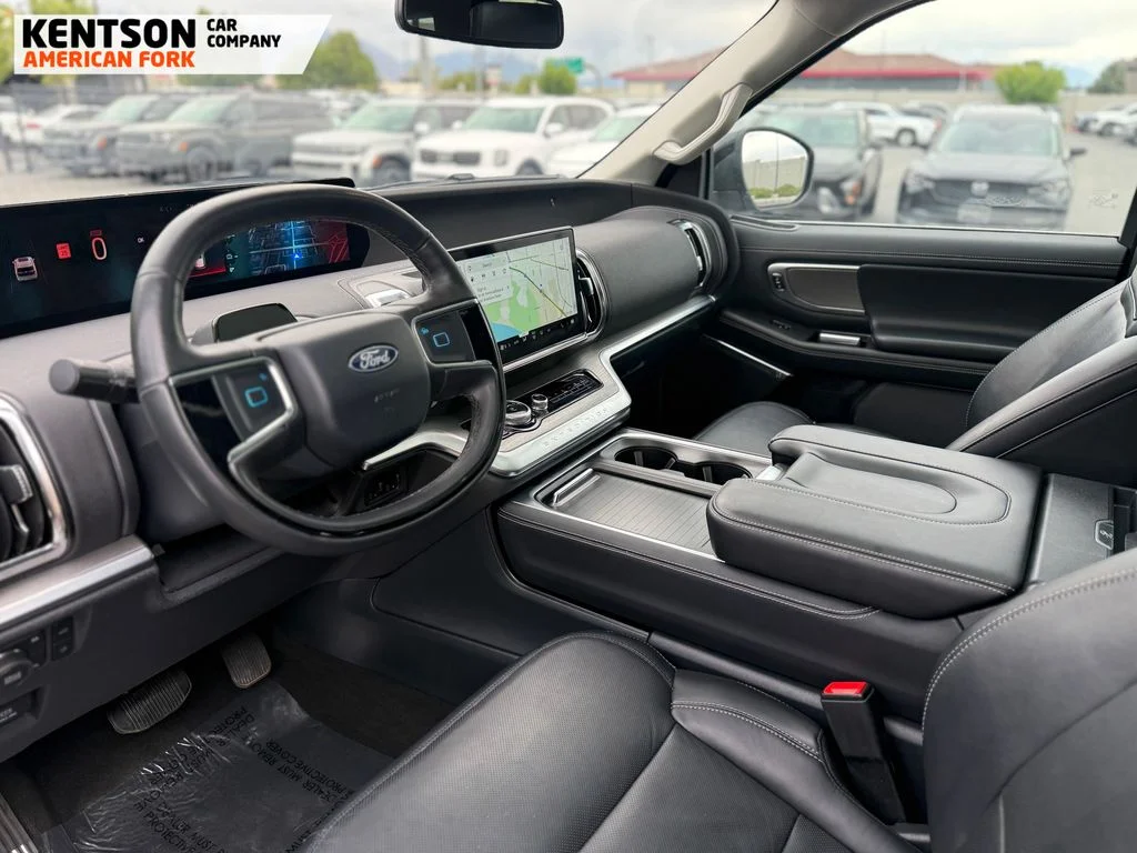 Used 2025 Silver Ford Platinum image 37