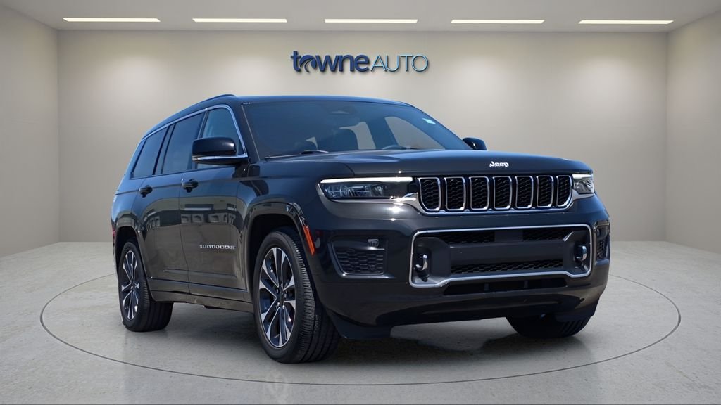Used 2024 Gray Jeep Overland image 3
