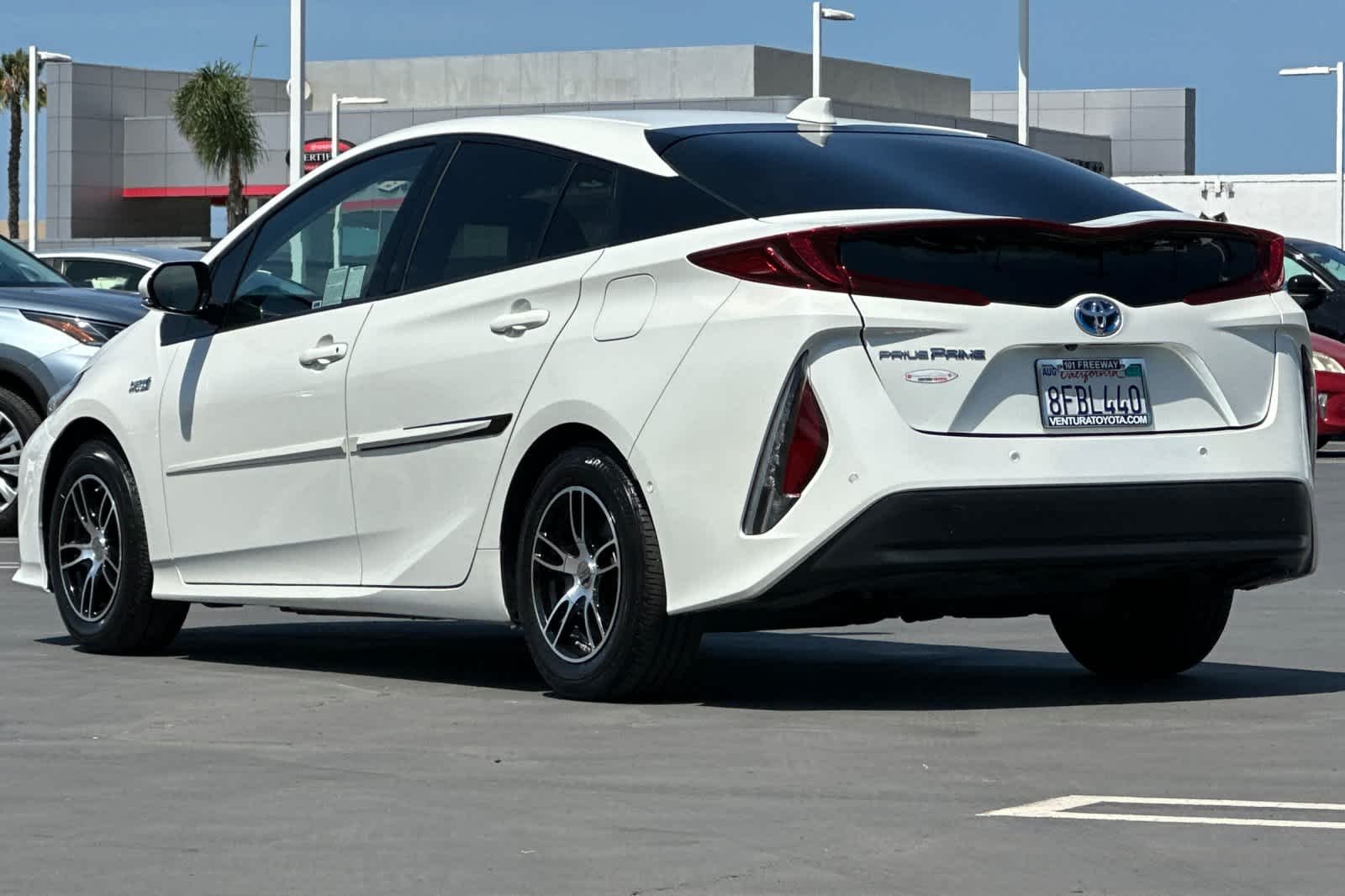 Certified Used 2018 Blizzard Pearl Toyota Advanced image 6