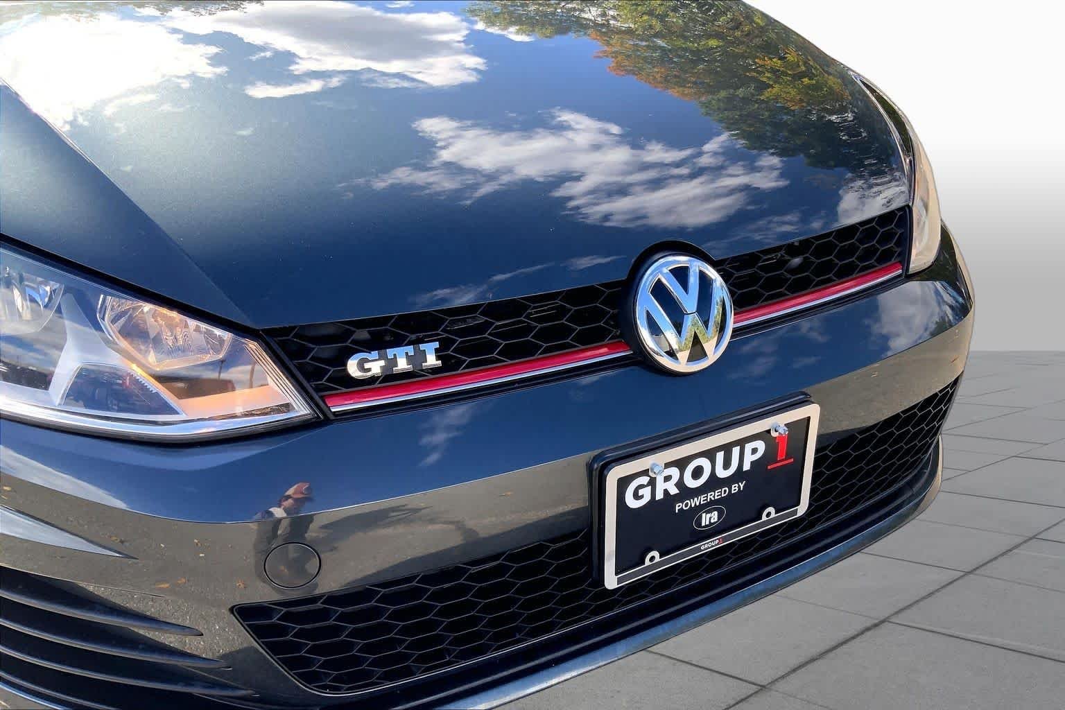 Used 2015 Carbon Steel Gray Metallic Volkswagen S image 32