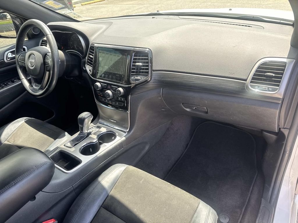 Used 2019 White Jeep Altitude image 12
