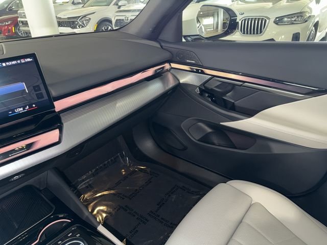 Used 2026 Mineral White Metallic BMW eDrive40 image 29