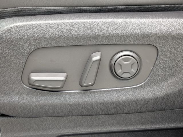 New 2027 Ceramic Silver Kia EX image 20