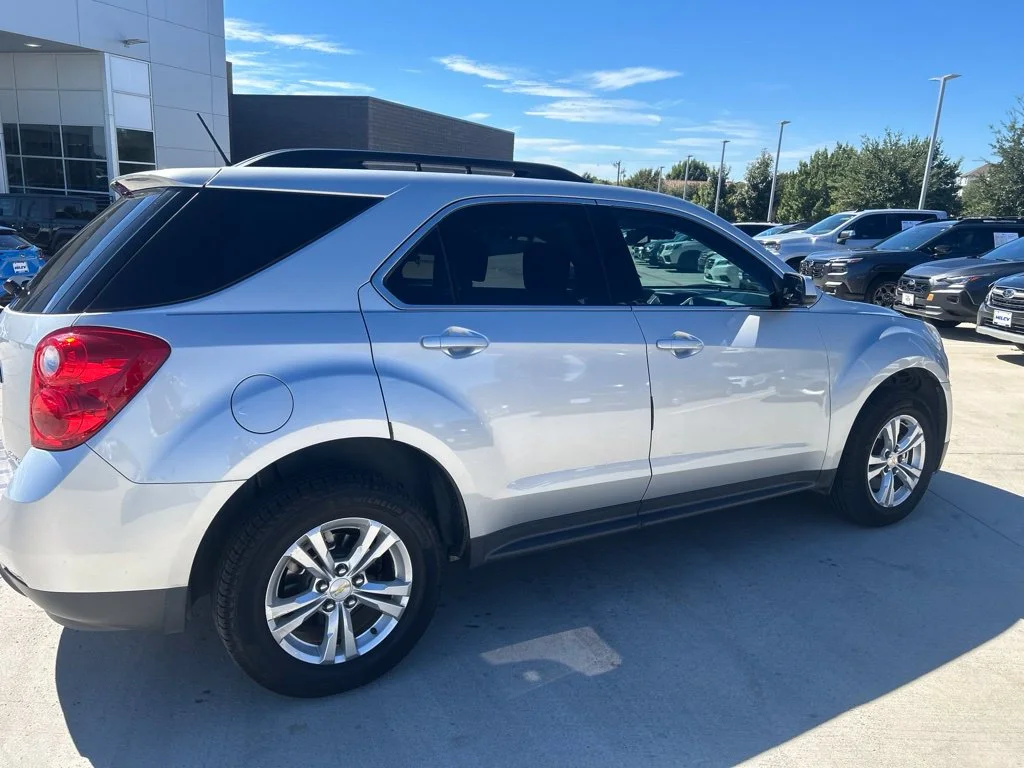 Used 2014 Silver Chevrolet LT image 3