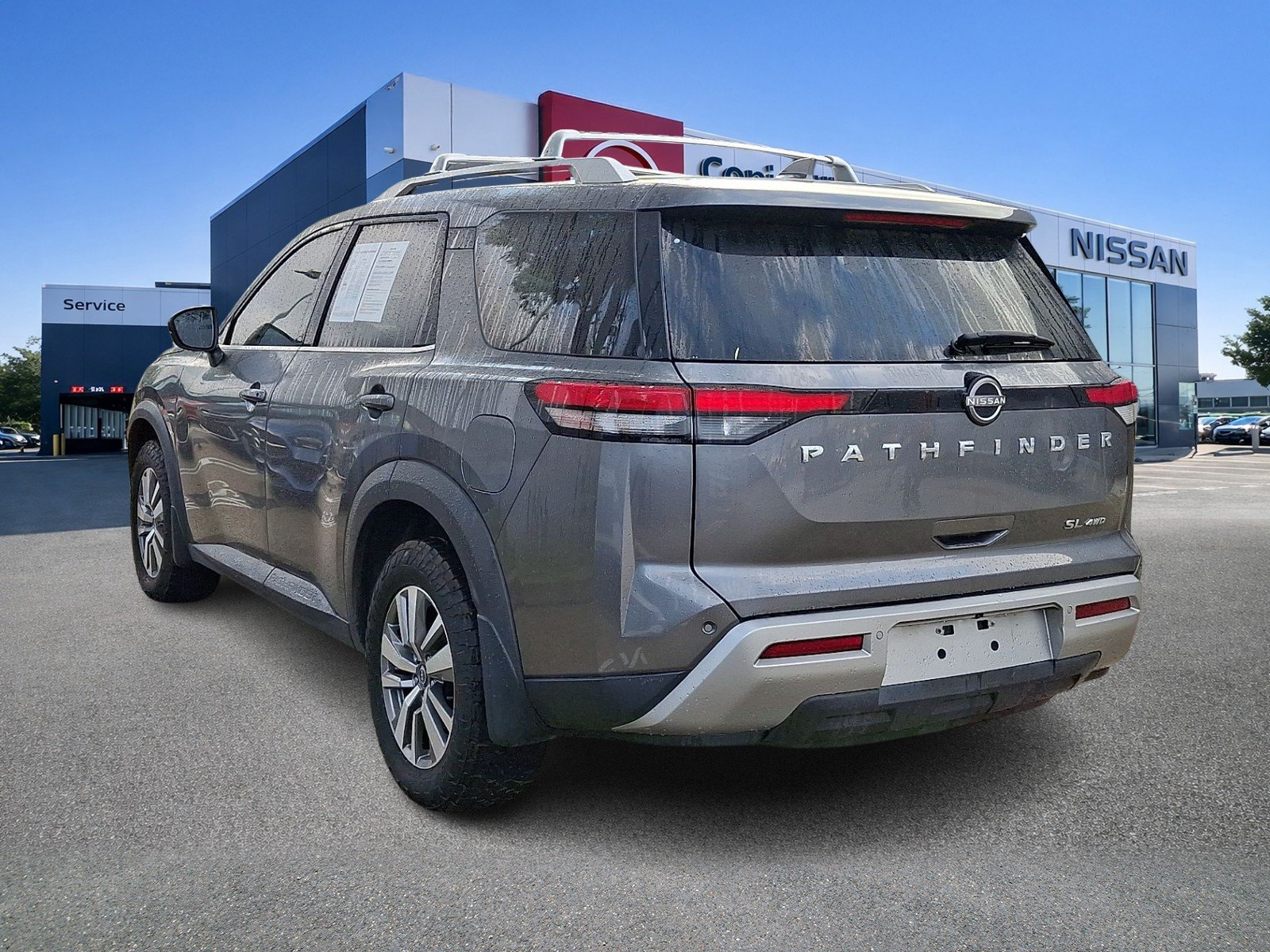 Used 2022 Gun Metallic Nissan SL image 3