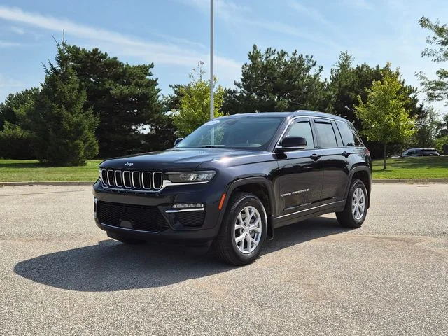 Used 2023 Black Jeep Limited image 1