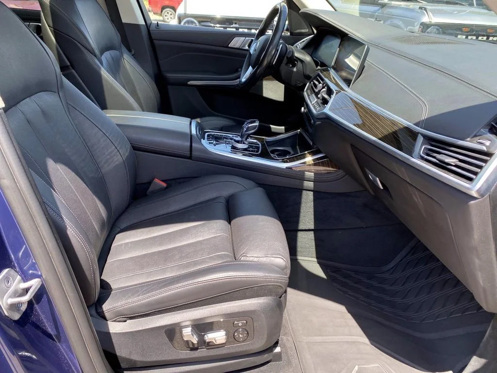 Used 2021 Phytonic Blue Metallic BMW xDrive40i image 24