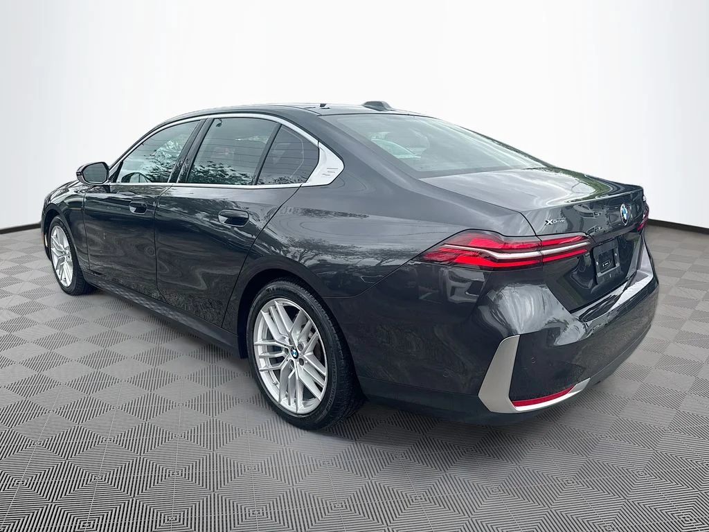 Used 2025 Gray BMW 530i xDrive image 8