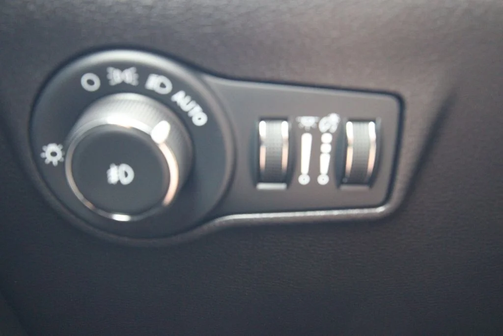 Used 2025 Black Jeep Trailhawk image 21