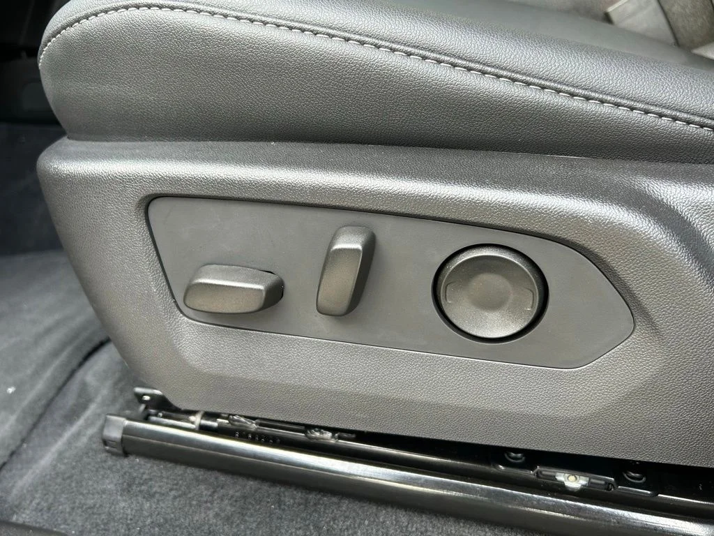 Used 2025 Gray Chevrolet LT image 17
