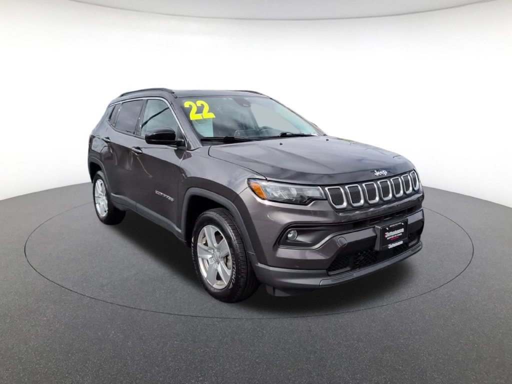 Certified Used 2022 Gray Jeep Latitude image 3