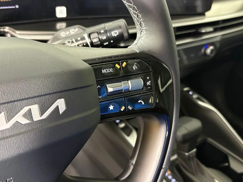 New 2026 Glacial White Pearl Kia S image 22