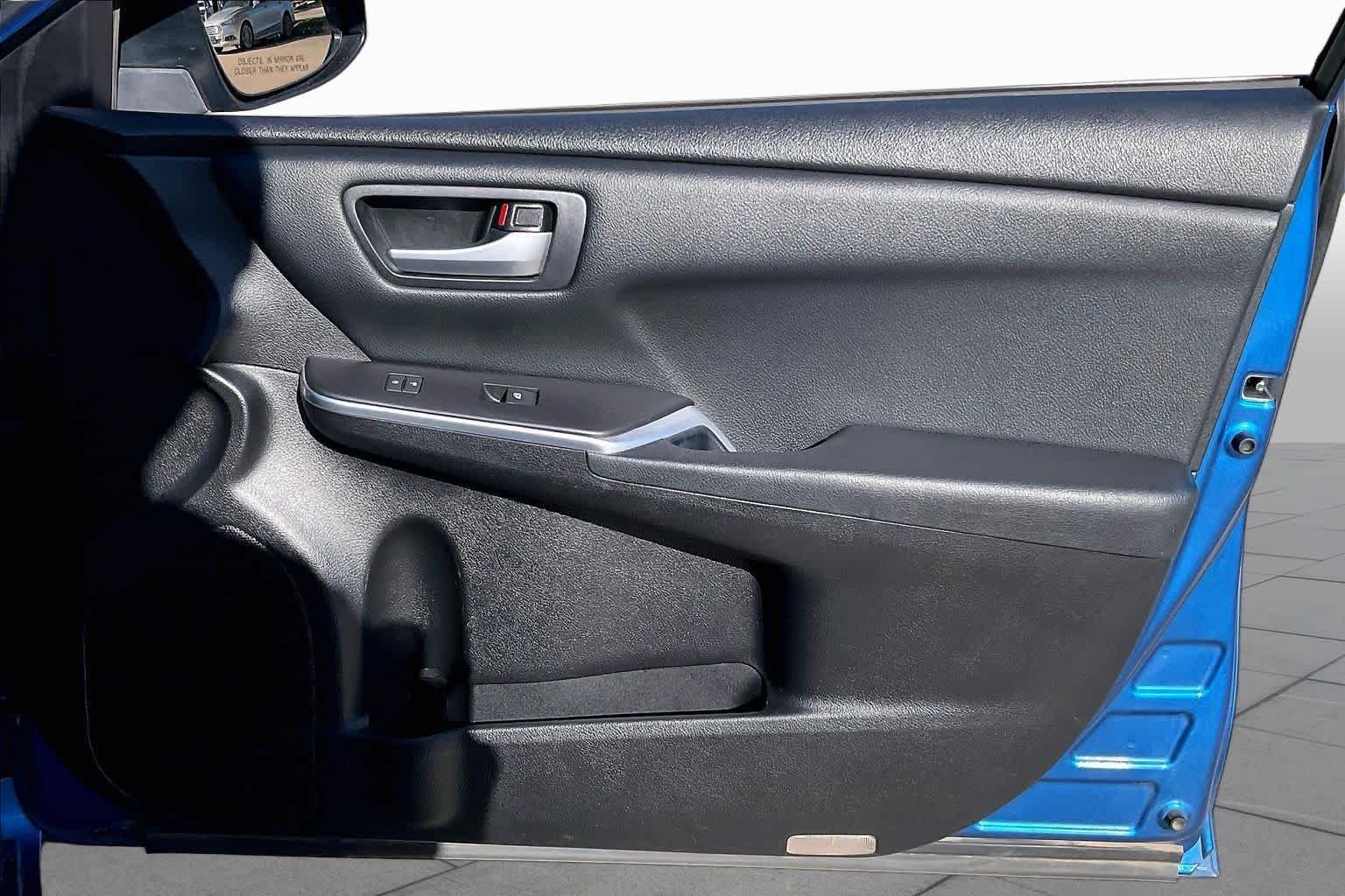 Used 2016 Blue Streak Metallic Toyota SE w/Special Edition Pkg image 22