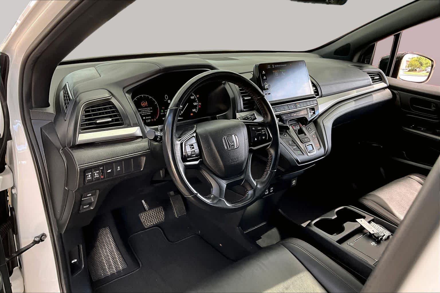 Used 2025 Platinum White Pearl Honda Sport-L image 18