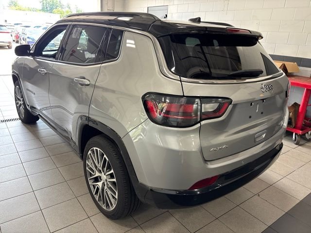 Used 2023 Silver Jeep Limited image 7
