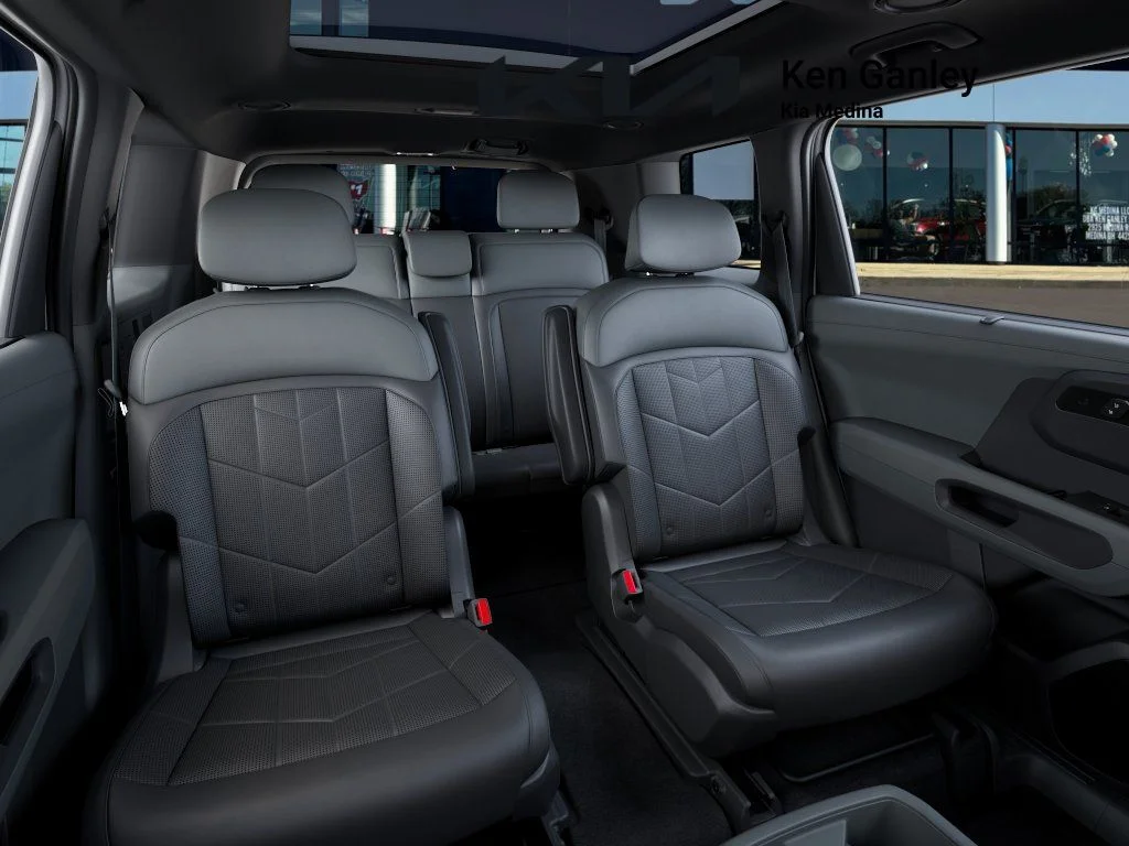 New 2027 Glacial White Pearl Kia X-LINE SX image 16