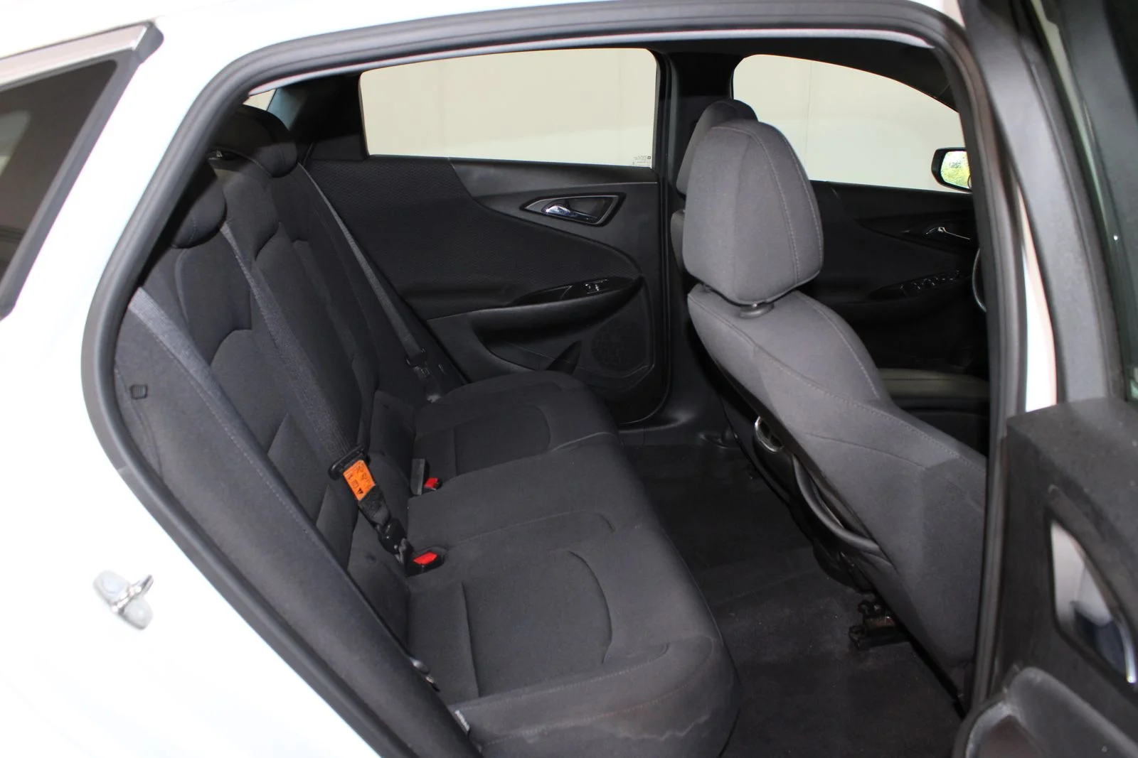 Used 2017 White Chevrolet LT image 7