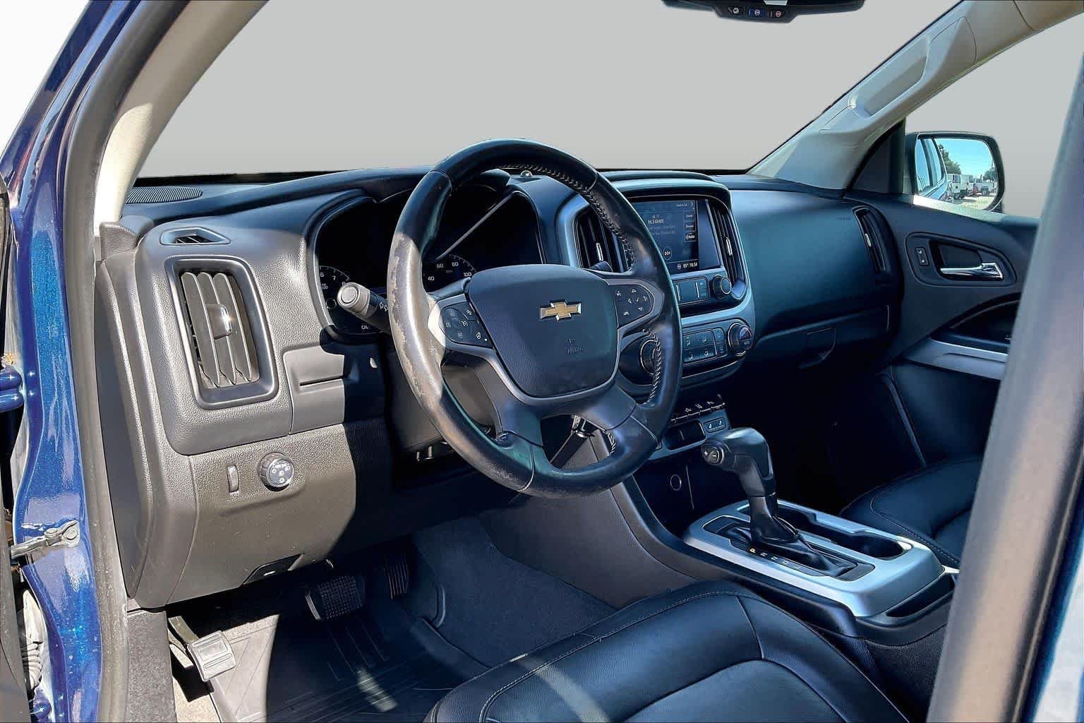 Used 2020 Pacific Blue Metallic Chevrolet 2WD LT image 17