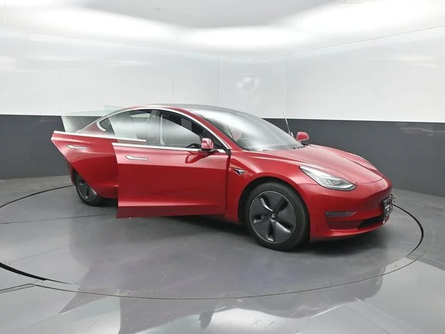 Used 2019 Red Tesla Long Range image 30