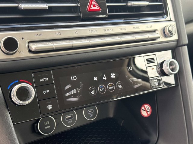 2026 GENESIS G70 Standard - Photo 19