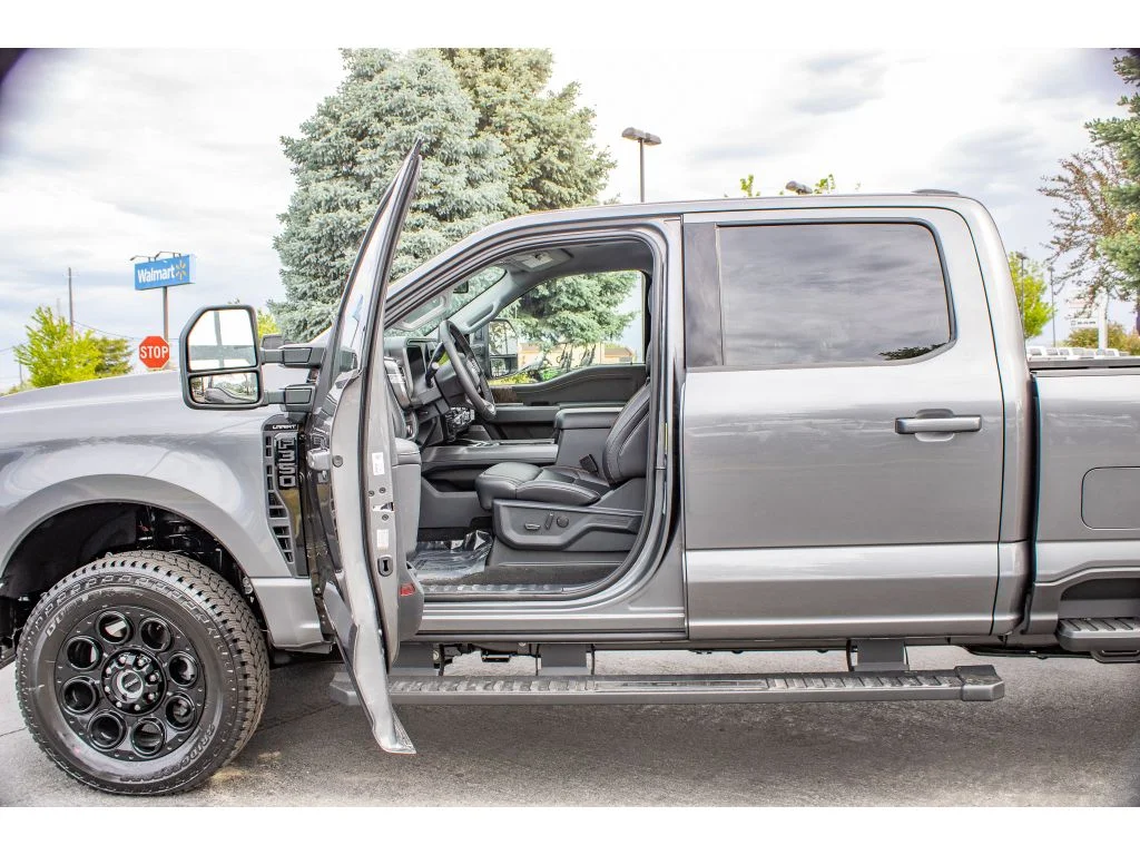 New 2026 Carbonized Gray Metallic Ford F-350® Lariat® image 32