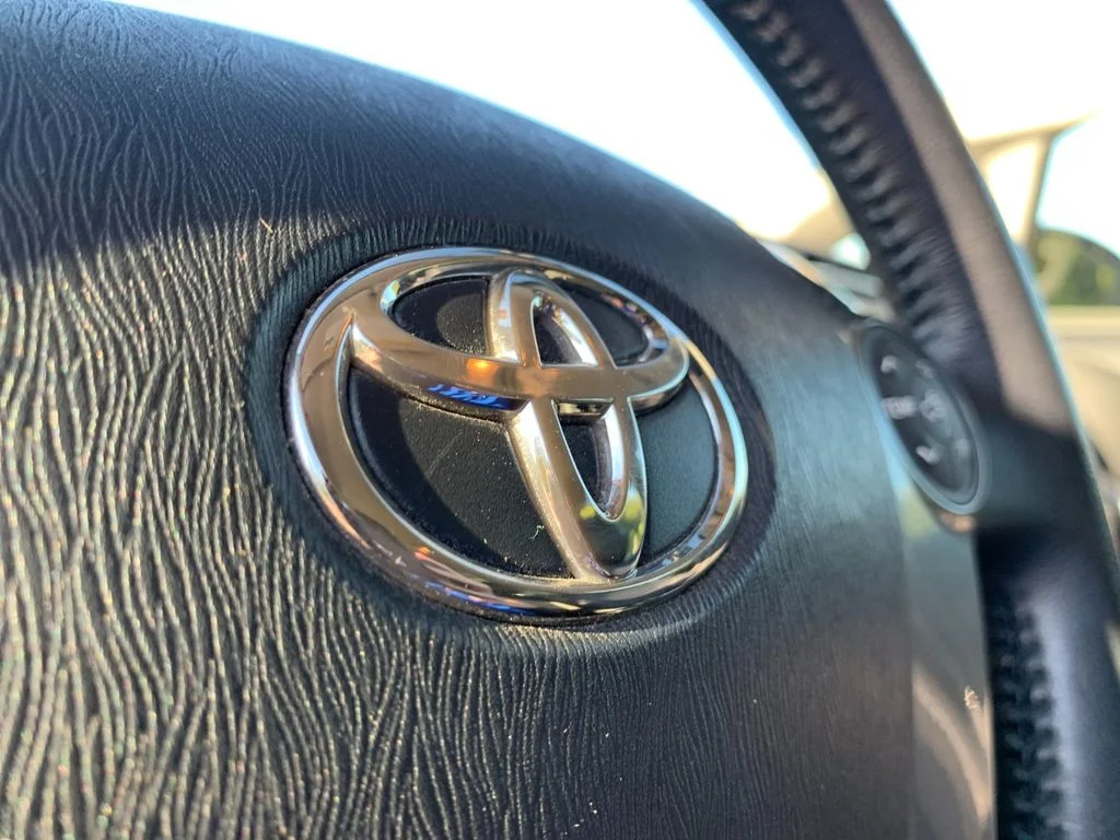 Used 2015 White Toyota Persona Series Special Edition image 34