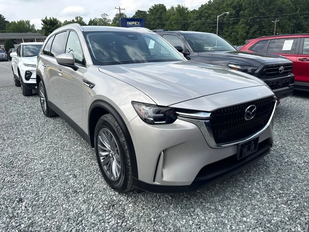 Used 2024 Silver Mazda Preferred image 2