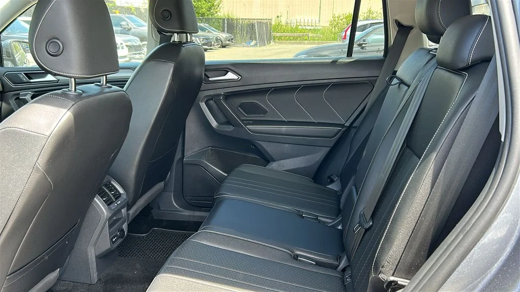 Used 2023 Gray Volkswagen 2.0T SE image 20