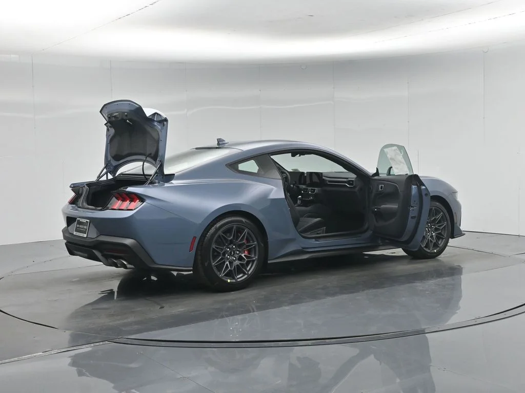 New 2026 Vapor Blue Metallic Ford GT Premium image 5